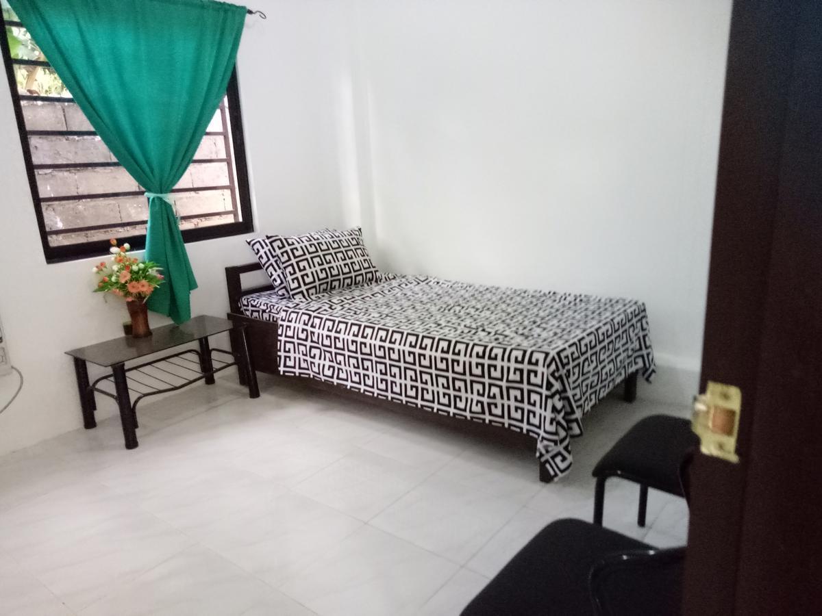 Jmp Hostel Đảo Đảo Coron Ngoại thất bức ảnh